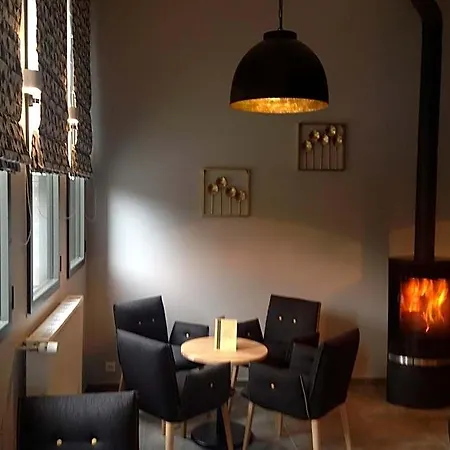 מלון De L'abbaye-logis Restaurant 3*