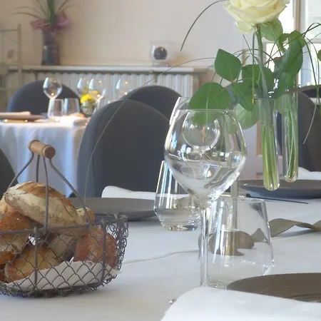 Отель De L'abbaye-logis Restaurant Hambye